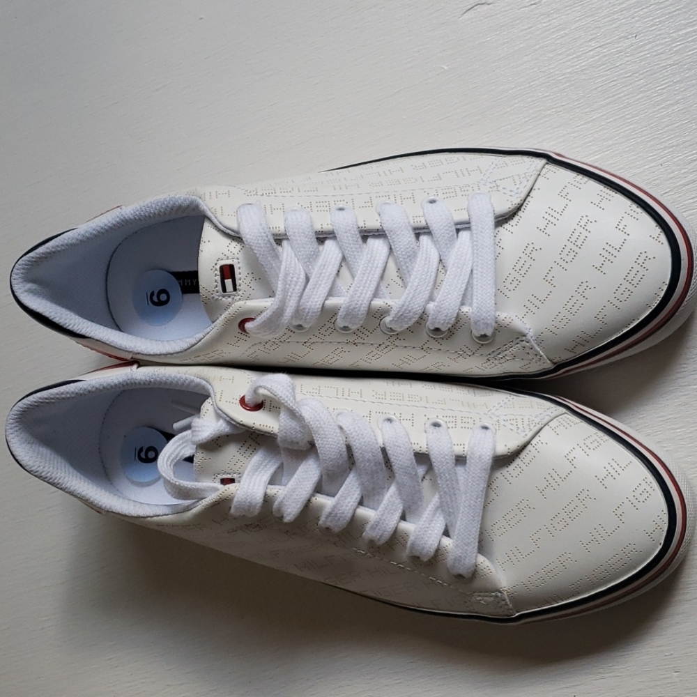 TOMMY HILFIGER SNEAKERS